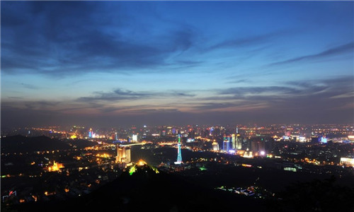 山东济南夜景照明工程,楼体楼宇亮化工程,LED发光标识工程,夜景景观照明工程,夜景泛光照明,LED照明,LED发光字工程,亮化工程,LED外露发光字